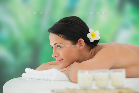 Beautiful brunette relaxing on massage table FYI00002399 Beautiful brunette relaxing on massage table FYI00002399