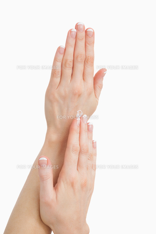 Closeup of french manicured fingers FYI00488680 Closeup of french manicured fingers FYI00488680