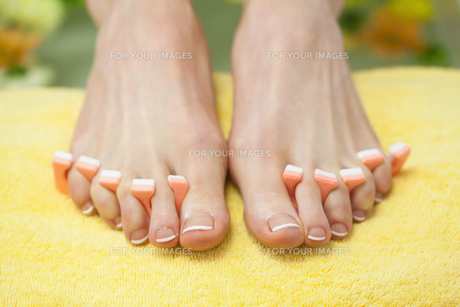 Closeup of french pedicured feet FYI00488844 Closeup of french pedicured feet FYI00488844
